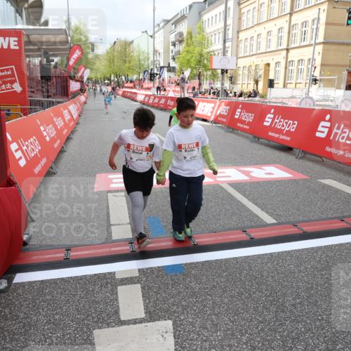 25.04.2026 - Das Zehntel Strokosch-Dieckow http://msf.ph/oto/9633183 25.04.2026 11:10:42 Ziel 5074, 5082, 5871, 6806, 6895 meine-sportfotos.de