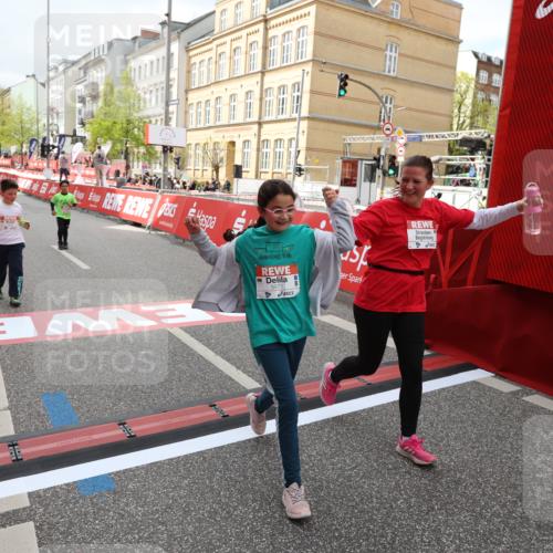 25.04.2026 - Das Zehntel Strokosch-Dieckow http://msf.ph/oto/9633190 25.04.2026 11:10:40 Ziel 5074, 5082, 5871, 6806, 6895 meine-sportfotos.de