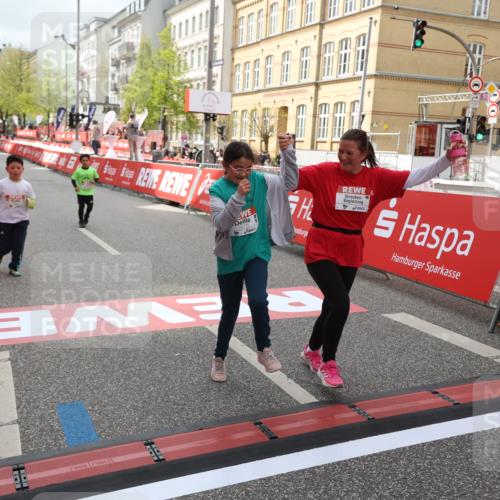 25.04.2026 - Das Zehntel Strokosch-Dieckow http://msf.ph/oto/9633196 25.04.2026 11:10:40 Ziel 5074, 5082, 5871, 6806, 6895 meine-sportfotos.de