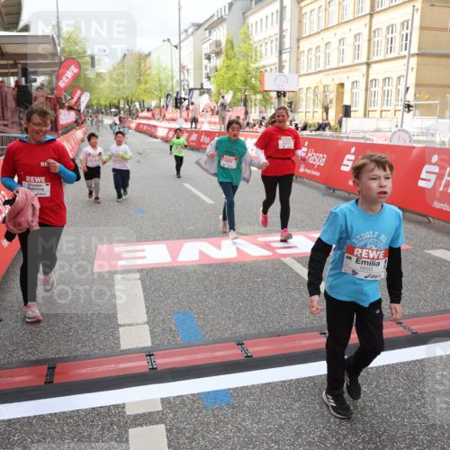 25.04.2026 - Das Zehntel Strokosch-Dieckow http://msf.ph/oto/9633204 25.04.2026 11:10:39 Ziel 5074, 5871, 6806, 6895 meine-sportfotos.de