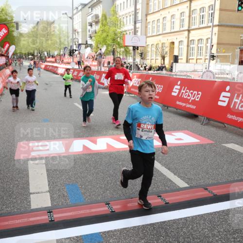 25.04.2026 - Das Zehntel Strokosch-Dieckow http://msf.ph/oto/9633210 25.04.2026 11:10:38 Ziel 5871, 6806, 6895 meine-sportfotos.de
