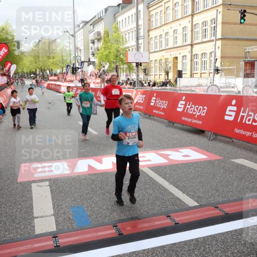 25.04.2026 - Das Zehntel Strokosch-Dieckow http://msf.ph/oto/9633214 25.04.2026 11:10:38 Ziel 5871, 6806, 6895 meine-sportfotos.de