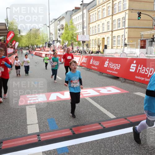 25.04.2026 - Das Zehntel Strokosch-Dieckow http://msf.ph/oto/9633217 25.04.2026 11:10:38 Ziel 5871, 6806, 6895 meine-sportfotos.de