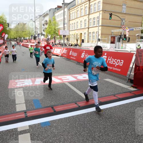 25.04.2026 - Das Zehntel Strokosch-Dieckow http://msf.ph/oto/9633221 25.04.2026 11:10:38 Ziel 5871, 6806, 6895 meine-sportfotos.de