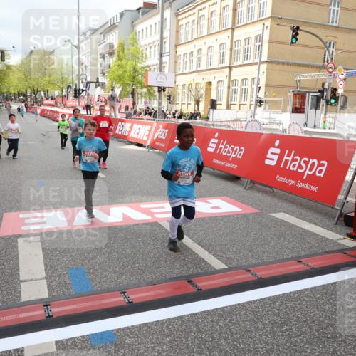 25.04.2026 - Das Zehntel Strokosch-Dieckow http://msf.ph/oto/9633230 25.04.2026 11:10:37 Ziel 6806, 6895 meine-sportfotos.de