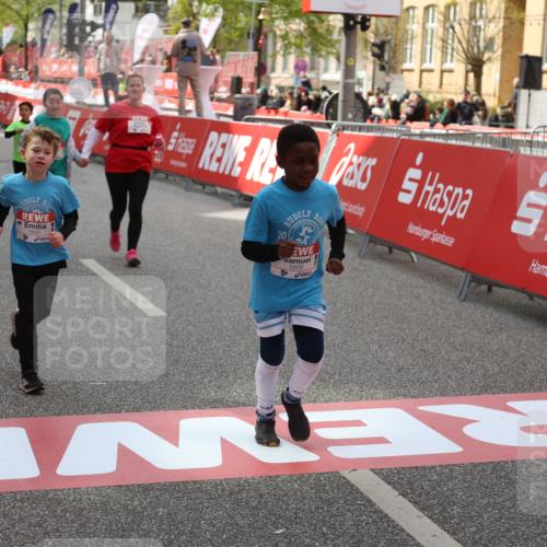 25.04.2026 - Das Zehntel Strokosch-Dieckow http://msf.ph/oto/9633236 25.04.2026 11:10:37 Ziel 6806, 6895 meine-sportfotos.de