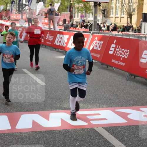 25.04.2026 - Das Zehntel Strokosch-Dieckow http://msf.ph/oto/9633239 25.04.2026 11:10:37 Ziel 6806, 6895 meine-sportfotos.de