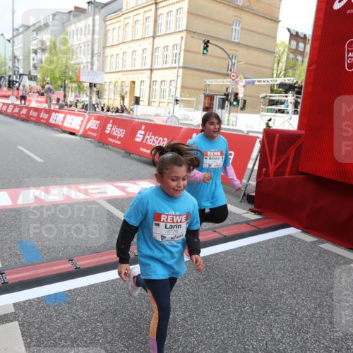 25.04.2026 - Das Zehntel Strokosch-Dieckow http://msf.ph/oto/9633248 25.04.2026 11:10:28 Ziel 5851, 5853, 6779, 6790, 6864 meine-sportfotos.de