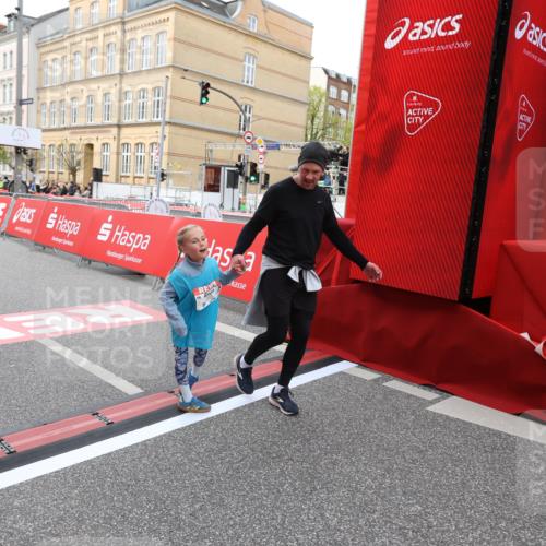 25.04.2026 - Das Zehntel Strokosch-Dieckow http://msf.ph/oto/9633344 25.04.2026 11:10:15 Ziel 5624, 5627, 6836, 7212 meine-sportfotos.de