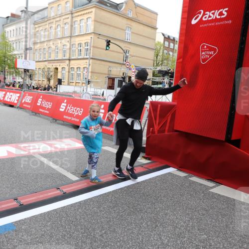 25.04.2026 - Das Zehntel Strokosch-Dieckow http://msf.ph/oto/9633356 25.04.2026 11:10:15 Ziel 5624, 5627, 6836, 7212 meine-sportfotos.de