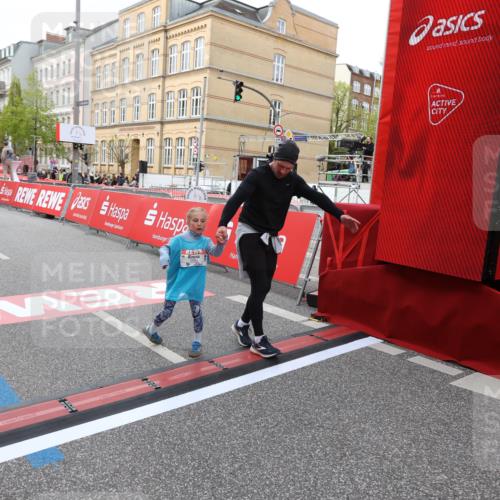 25.04.2026 - Das Zehntel Strokosch-Dieckow http://msf.ph/oto/9633361 25.04.2026 11:10:15 Ziel 5624, 5627, 6836, 7212 meine-sportfotos.de