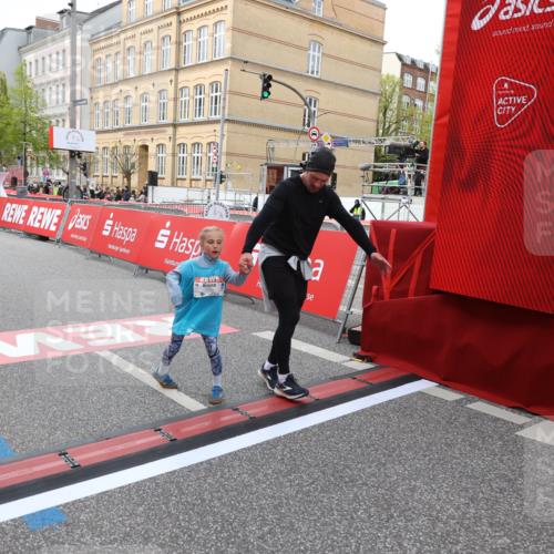 25.04.2026 - Das Zehntel Strokosch-Dieckow http://msf.ph/oto/9633363 25.04.2026 11:10:15 Ziel 5624, 5627, 6836, 7212 meine-sportfotos.de