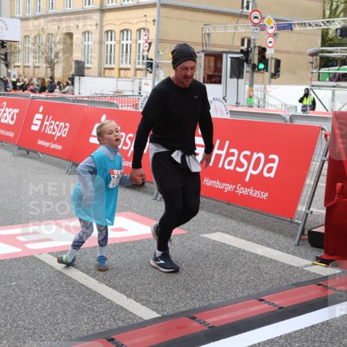 25.04.2026 - Das Zehntel Strokosch-Dieckow http://msf.ph/oto/9633370 25.04.2026 11:10:14 Ziel 5624, 6178, 6836, 7212, 7877 meine-sportfotos.de