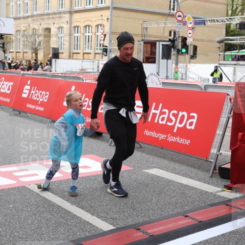 25.04.2026 - Das Zehntel Strokosch-Dieckow http://msf.ph/oto/9633372 25.04.2026 11:10:14 Ziel 5624, 6178, 6836, 7212, 7877 meine-sportfotos.de