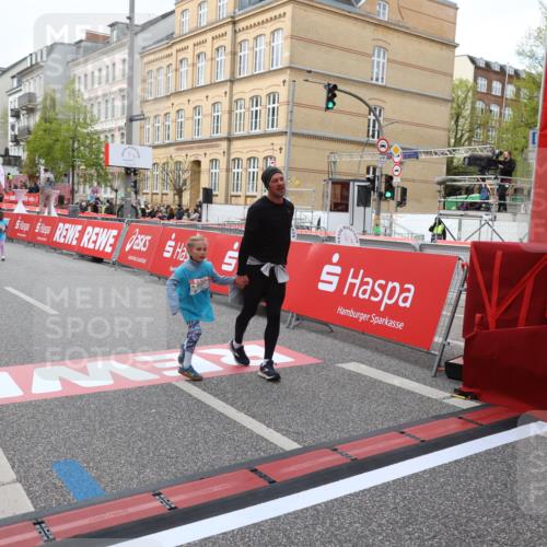 25.04.2026 - Das Zehntel Strokosch-Dieckow http://msf.ph/oto/9633377 25.04.2026 11:10:14 Ziel 5624, 6178, 6836, 7212, 7877 meine-sportfotos.de