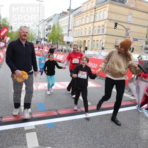 25.04.2026 - Das Zehntel Strokosch-Dieckow http://msf.ph/oto/9633393 25.04.2026 11:10:08 Ziel 5050, 6178, 6836, 7212, 7877, 7998 meine-sportfotos.de