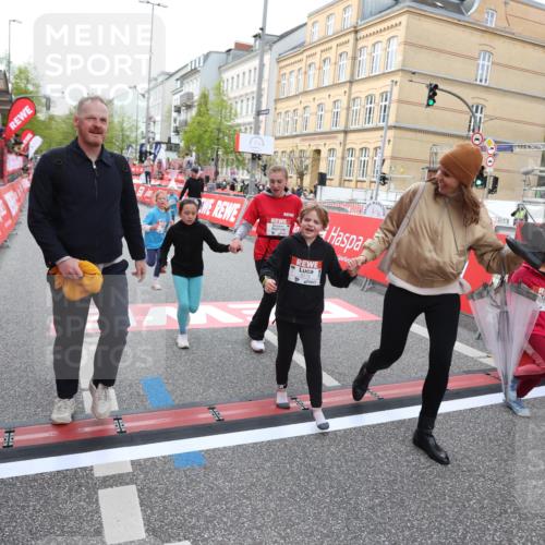 25.04.2026 - Das Zehntel Strokosch-Dieckow http://msf.ph/oto/9633396 25.04.2026 11:10:08 Ziel 5050, 6178, 6836, 7212, 7877, 7998 meine-sportfotos.de