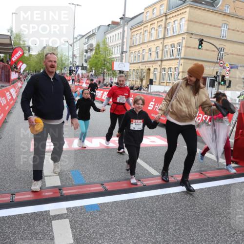 25.04.2026 - Das Zehntel Strokosch-Dieckow http://msf.ph/oto/9633398 25.04.2026 11:10:08 Ziel 5050, 6178, 6836, 7212, 7877, 7998 meine-sportfotos.de