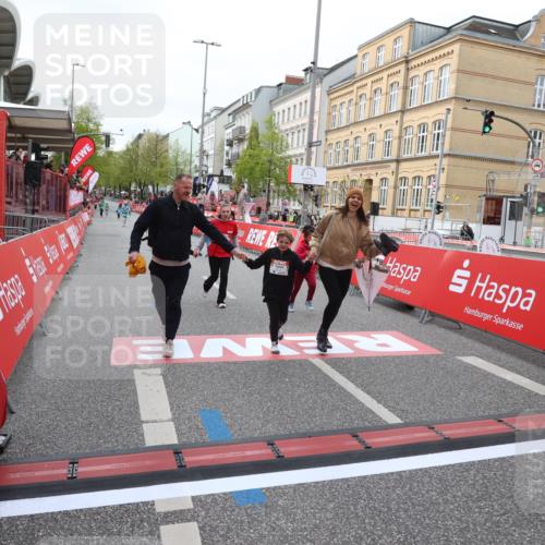 25.04.2026 - Das Zehntel Strokosch-Dieckow http://msf.ph/oto/9633403 25.04.2026 11:10:07 Ziel 5050, 5684, 6178, 6642, 6836, 7212, 7877, 7998 meine-sportfotos.de