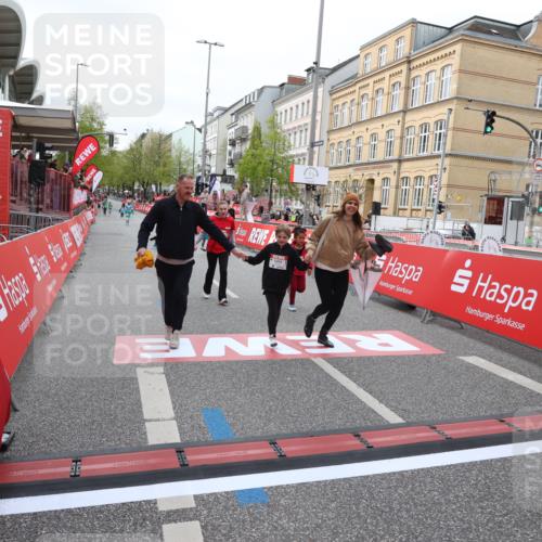 25.04.2026 - Das Zehntel Strokosch-Dieckow http://msf.ph/oto/9633407 25.04.2026 11:10:06 Ziel 5050, 5684, 6178, 6642, 7877, 7998 meine-sportfotos.de