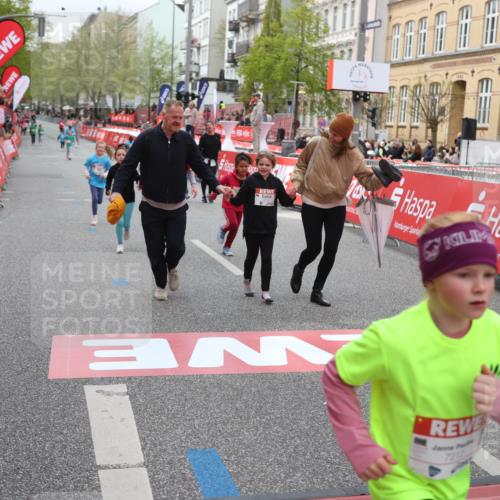 25.04.2026 - Das Zehntel Strokosch-Dieckow http://msf.ph/oto/9633412 25.04.2026 11:10:06 Ziel 5050, 5684, 6178, 6642, 7877, 7998 meine-sportfotos.de