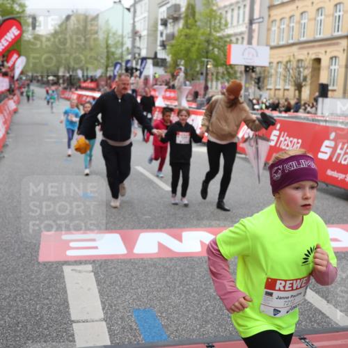 25.04.2026 - Das Zehntel Strokosch-Dieckow http://msf.ph/oto/9633413 25.04.2026 11:10:06 Ziel 5050, 5684, 6178, 6642, 7877, 7998 meine-sportfotos.de