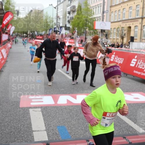 25.04.2026 - Das Zehntel Strokosch-Dieckow http://msf.ph/oto/9633415 25.04.2026 11:10:06 Ziel 5050, 5684, 6178, 6642, 7877, 7998 meine-sportfotos.de