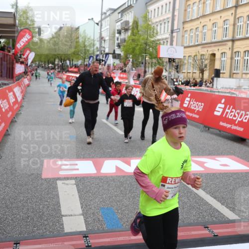 25.04.2026 - Das Zehntel Strokosch-Dieckow http://msf.ph/oto/9633417 25.04.2026 11:10:06 Ziel 5050, 5684, 6178, 6642, 7877, 7998 meine-sportfotos.de