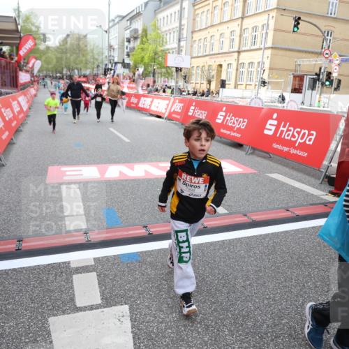 25.04.2026 - Das Zehntel Strokosch-Dieckow http://msf.ph/oto/9633438 25.04.2026 11:10:03 Ziel 5684, 6642, 7998 meine-sportfotos.de