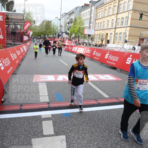 25.04.2026 - Das Zehntel Strokosch-Dieckow http://msf.ph/oto/9633441 25.04.2026 11:10:02 Ziel 5684, 5957, 6642, 7998 meine-sportfotos.de