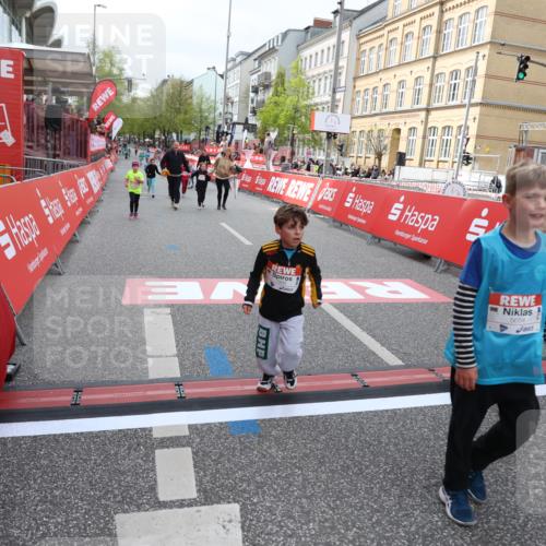 25.04.2026 - Das Zehntel Strokosch-Dieckow http://msf.ph/oto/9633443 25.04.2026 11:10:02 Ziel 5684, 5957, 6642, 7998 meine-sportfotos.de