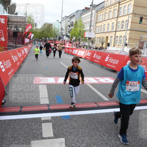 25.04.2026 - Das Zehntel Strokosch-Dieckow http://msf.ph/oto/9633446 25.04.2026 11:10:02 Ziel 5684, 5957, 6642, 7998 meine-sportfotos.de