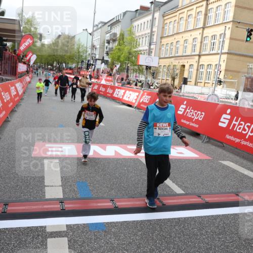 25.04.2026 - Das Zehntel Strokosch-Dieckow http://msf.ph/oto/9633450 25.04.2026 11:10:01 Ziel 5684, 5957, 6642, 7998 meine-sportfotos.de