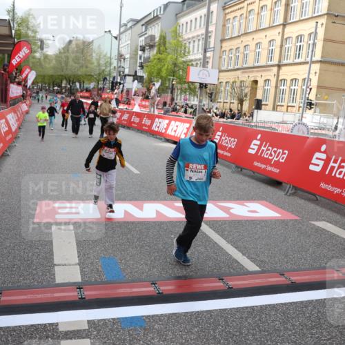25.04.2026 - Das Zehntel Strokosch-Dieckow http://msf.ph/oto/9633452 25.04.2026 11:10:01 Ziel 5684, 5957, 6642, 7998 meine-sportfotos.de