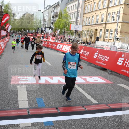 25.04.2026 - Das Zehntel Strokosch-Dieckow http://msf.ph/oto/9633454 25.04.2026 11:10:01 Ziel 5684, 5957, 6642, 7998 meine-sportfotos.de
