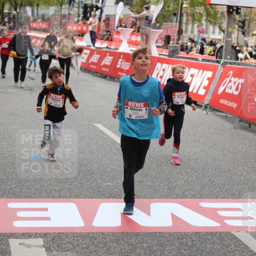 25.04.2026 - Das Zehntel Strokosch-Dieckow http://msf.ph/oto/9633460 25.04.2026 11:10:00 Ziel 5684, 5957, 6642, 7998 meine-sportfotos.de