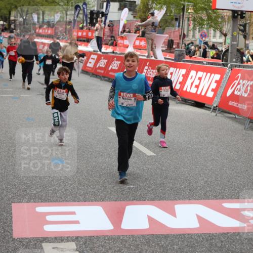 25.04.2026 - Das Zehntel Strokosch-Dieckow http://msf.ph/oto/9633470 25.04.2026 11:09:59 Ziel 5684, 5957, 6642 meine-sportfotos.de