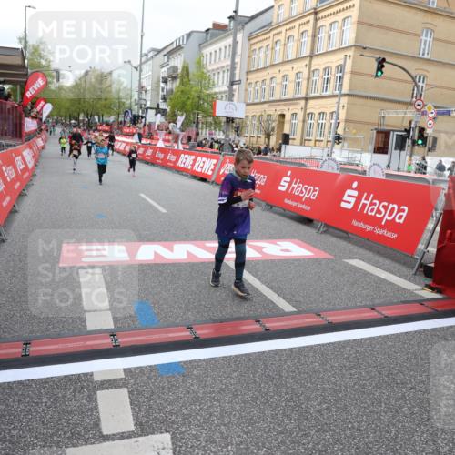25.04.2026 - Das Zehntel Strokosch-Dieckow http://msf.ph/oto/9633484 25.04.2026 11:09:56 Ziel 5957 meine-sportfotos.de
