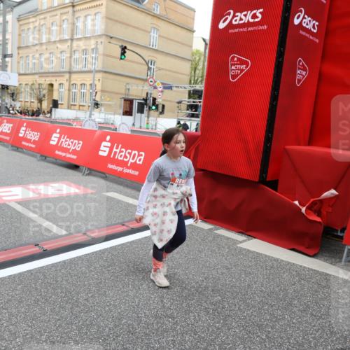 25.04.2026 - Das Zehntel Strokosch-Dieckow http://msf.ph/oto/9633494 25.04.2026 11:09:50 Ziel 6182, 6561, 6657 meine-sportfotos.de