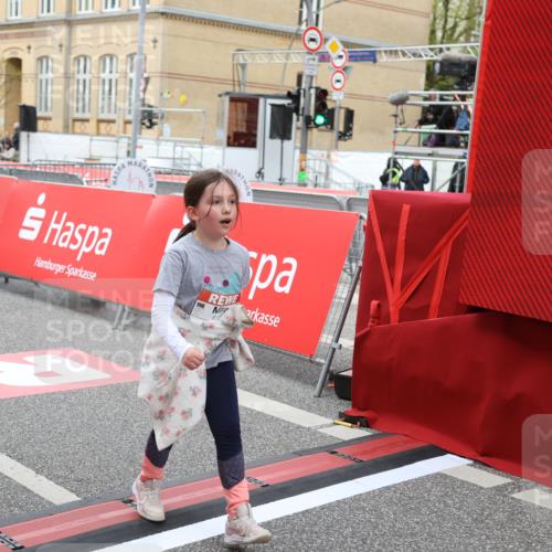 25.04.2026 - Das Zehntel Strokosch-Dieckow http://msf.ph/oto/9633502 25.04.2026 11:09:49 Ziel 6182, 6561, 6657 meine-sportfotos.de