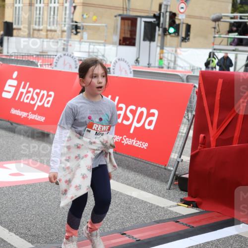 25.04.2026 - Das Zehntel Strokosch-Dieckow http://msf.ph/oto/9633506 25.04.2026 11:09:49 Ziel 6182, 6561, 6657 meine-sportfotos.de