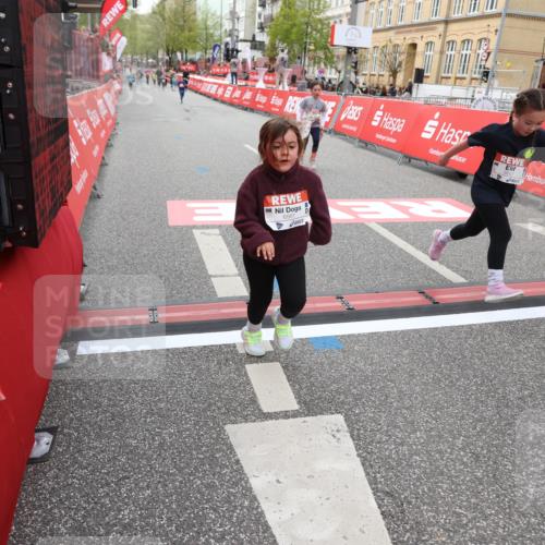 25.04.2026 - Das Zehntel Strokosch-Dieckow http://msf.ph/oto/9633511 25.04.2026 11:09:47 Ziel 5560, 6024, 6182, 6561, 6657 meine-sportfotos.de