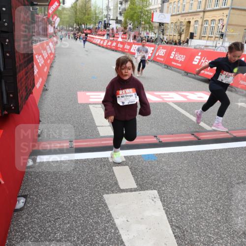 25.04.2026 - Das Zehntel Strokosch-Dieckow http://msf.ph/oto/9633513 25.04.2026 11:09:47 Ziel 5560, 6024, 6182, 6561, 6657 meine-sportfotos.de