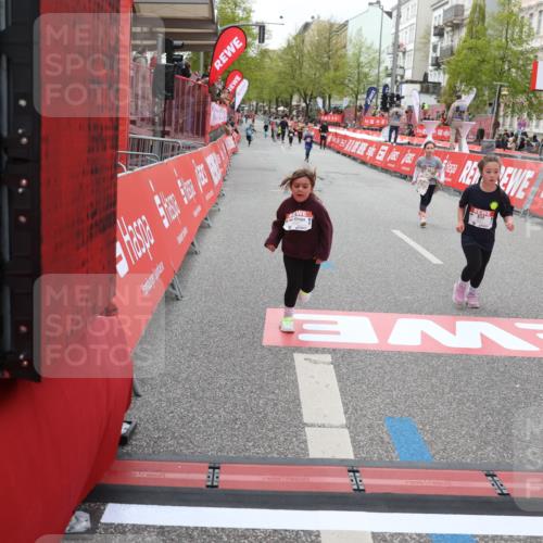 25.04.2026 - Das Zehntel Strokosch-Dieckow http://msf.ph/oto/9633538 25.04.2026 11:09:45 Ziel 5560, 5562, 6024, 6561, 6657 meine-sportfotos.de