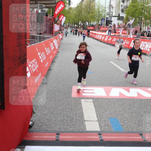 25.04.2026 - Das Zehntel Strokosch-Dieckow http://msf.ph/oto/9633540 25.04.2026 11:09:45 Ziel 5560, 5562, 6024, 6561, 6657 meine-sportfotos.de