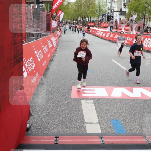 25.04.2026 - Das Zehntel Strokosch-Dieckow http://msf.ph/oto/9633542 25.04.2026 11:09:45 Ziel 5560, 5562, 6024, 6561, 6657 meine-sportfotos.de