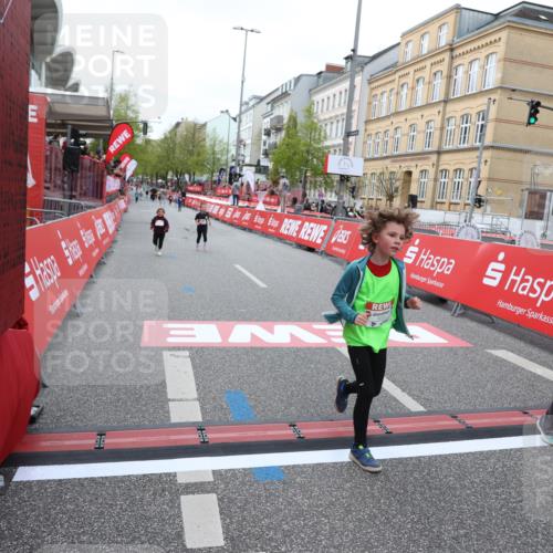 25.04.2026 - Das Zehntel Strokosch-Dieckow http://msf.ph/oto/9633544 25.04.2026 11:09:42 Ziel 5189, 5560, 5562, 6024 meine-sportfotos.de