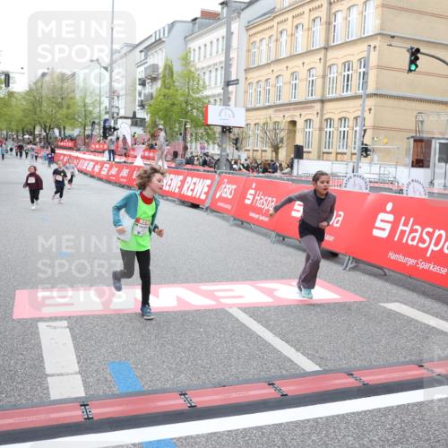 25.04.2026 - Das Zehntel Strokosch-Dieckow http://msf.ph/oto/9633556 25.04.2026 11:09:41 Ziel 5189, 5560, 5562, 6024 meine-sportfotos.de