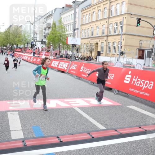 25.04.2026 - Das Zehntel Strokosch-Dieckow http://msf.ph/oto/9633558 25.04.2026 11:09:41 Ziel 5189, 5560, 5562, 6024 meine-sportfotos.de