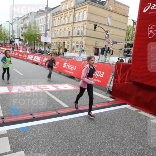 25.04.2026 - Das Zehntel Strokosch-Dieckow http://msf.ph/oto/9633560 25.04.2026 11:09:40 Ziel 5189, 5560, 5562, 6024 meine-sportfotos.de